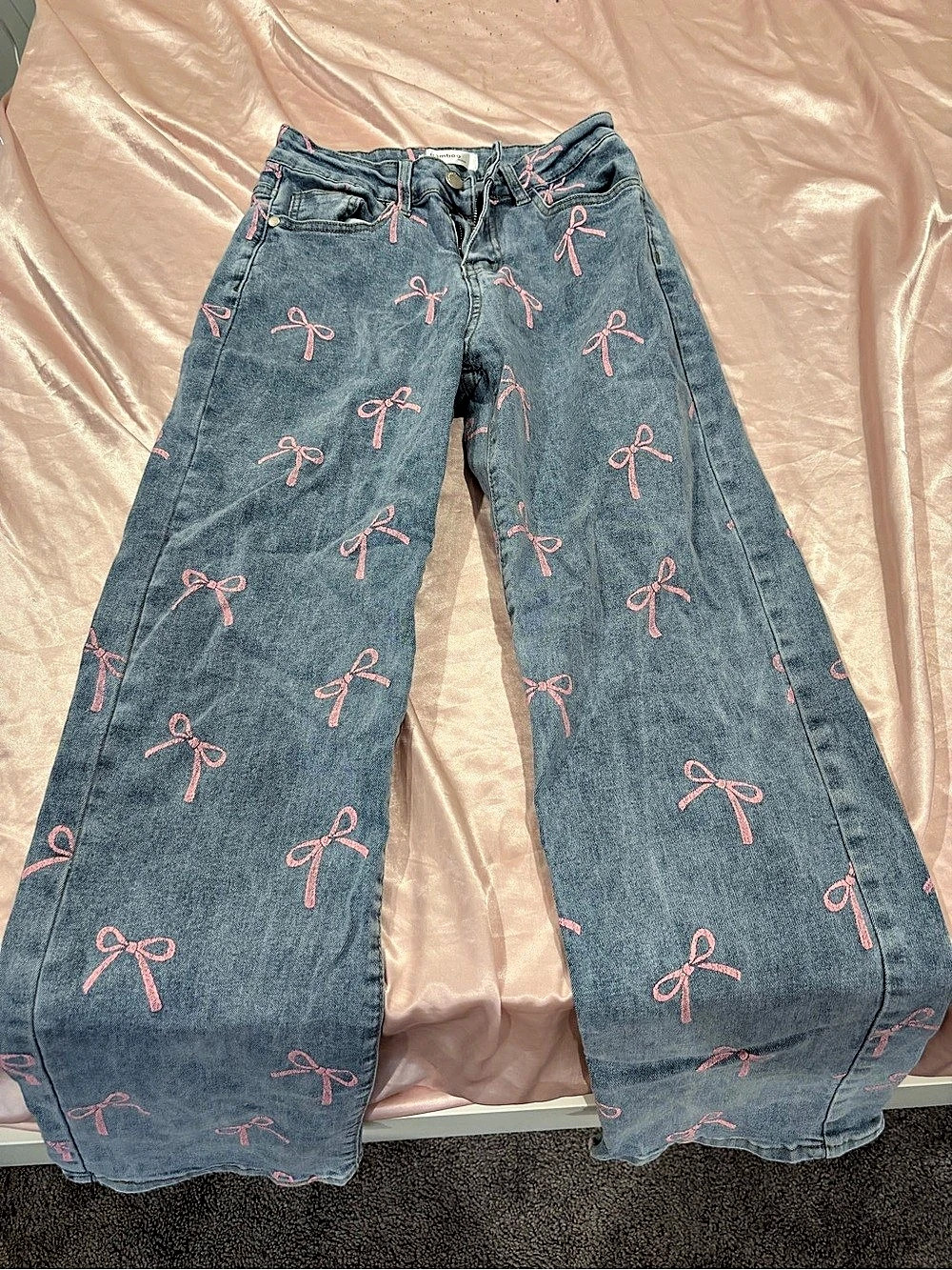 Bamboo Wide Leg Bow Print Jeans Size Small Like New